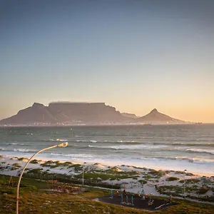 Apartment Spacious Luxury 3 Bedroom B401 Sea Spray, Cape Town