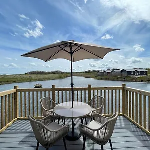 https://secret-of-eden-lake-view-lodge.yorkshirehotels.net